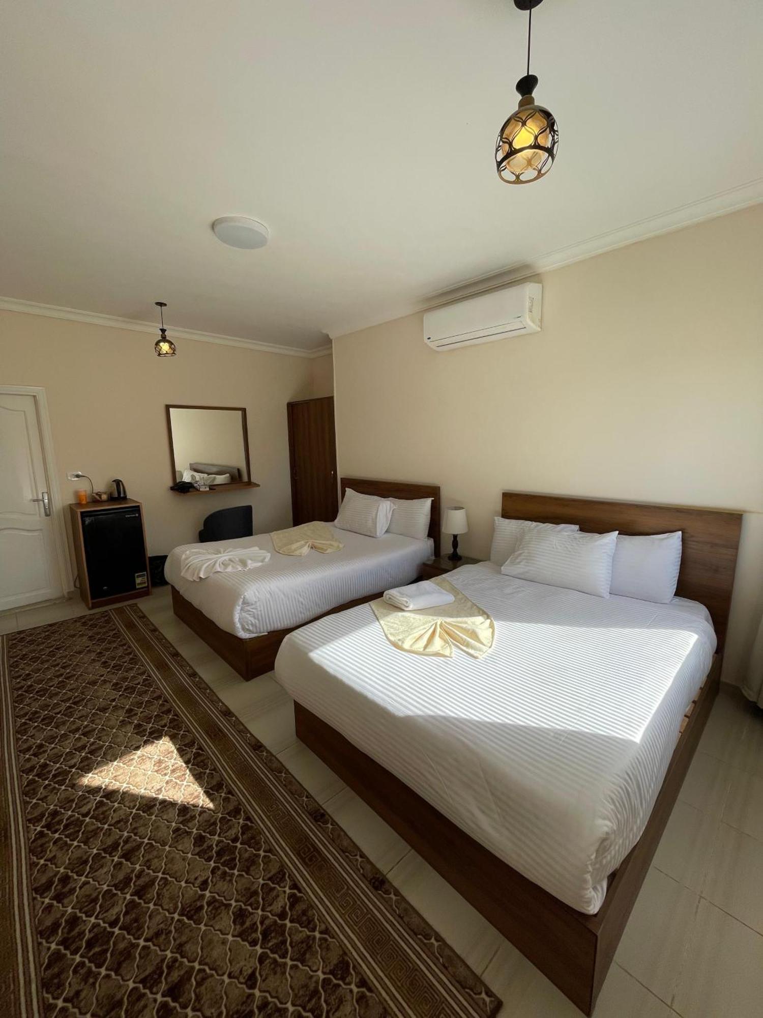 Glamour Pyramids View Kafrat al Jabal Bagian luar foto