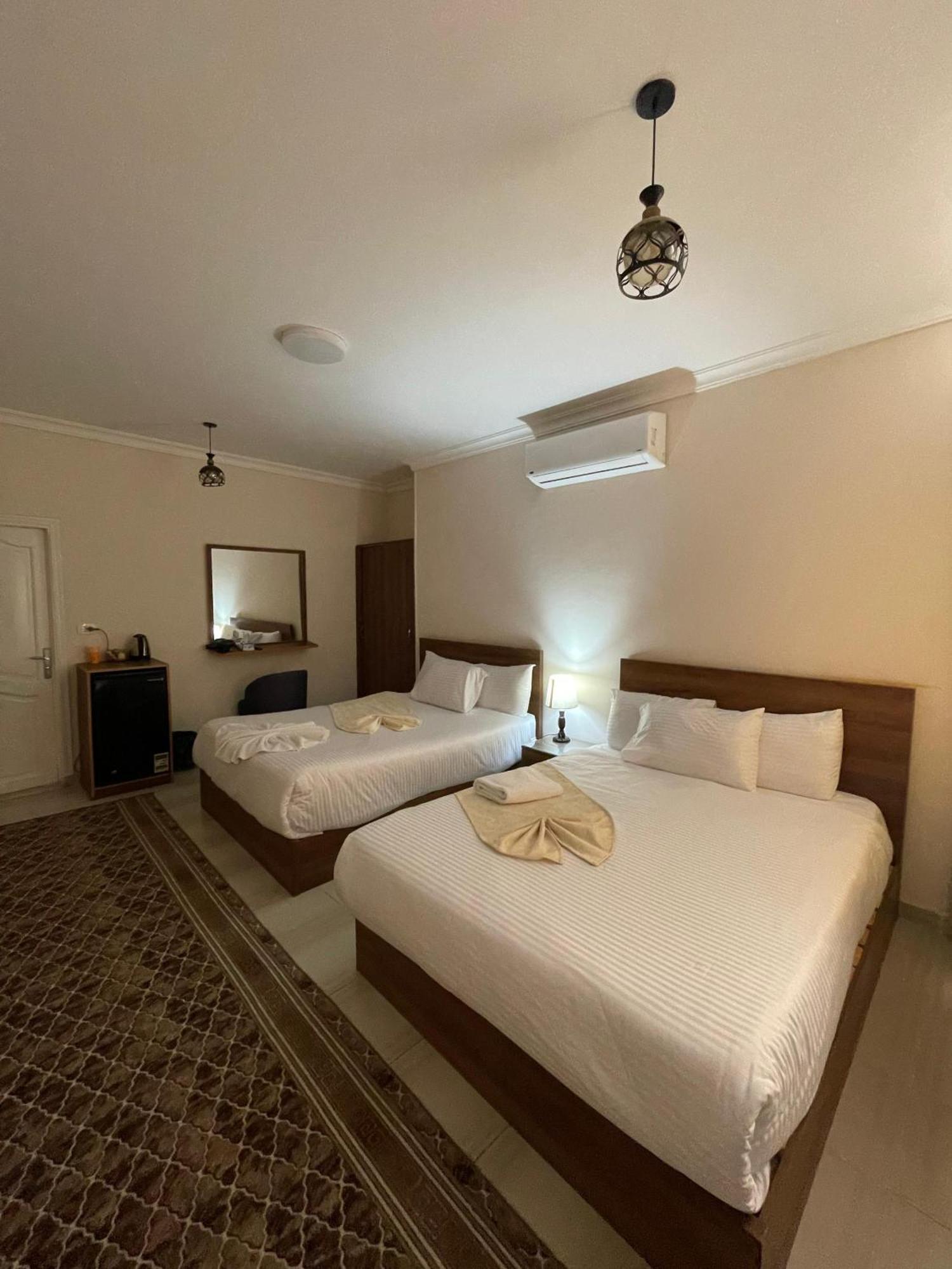 Glamour Pyramids View Kafrat al Jabal Bagian luar foto